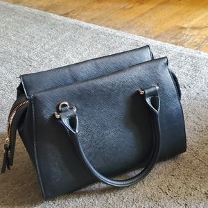 Black hand satchel